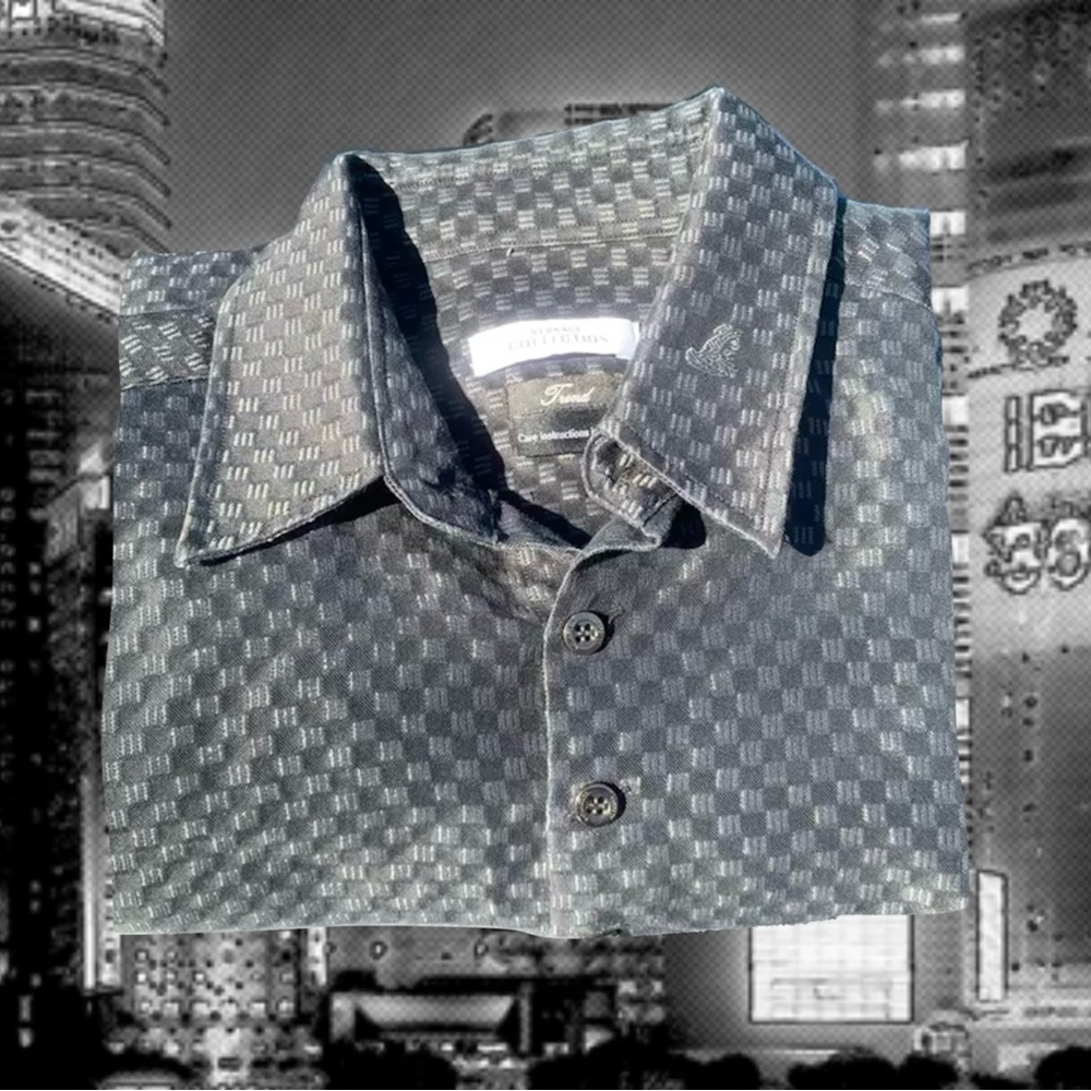 Men’s authentic Versace black shirt.